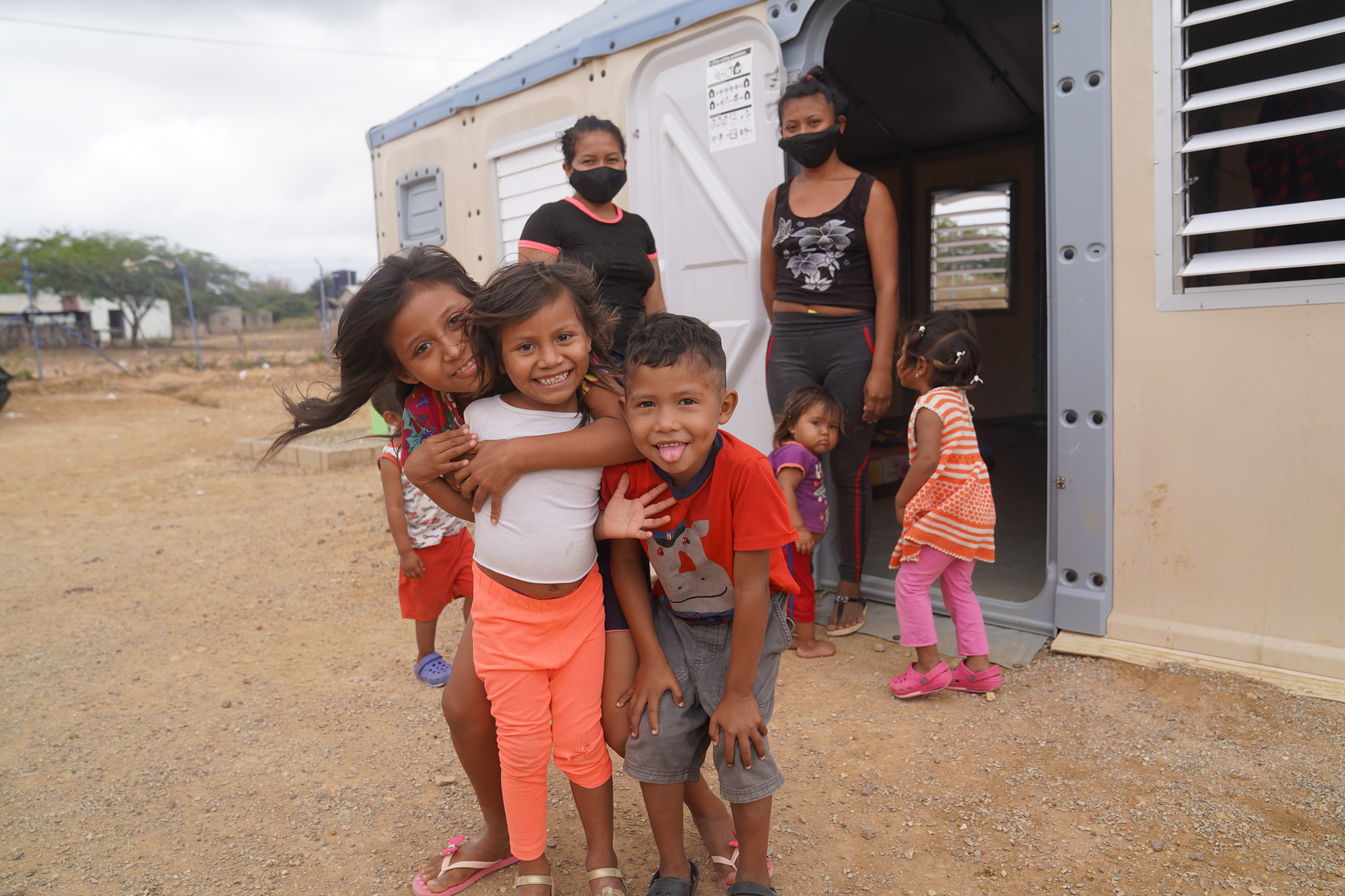 Glade børn i flygtningelejr